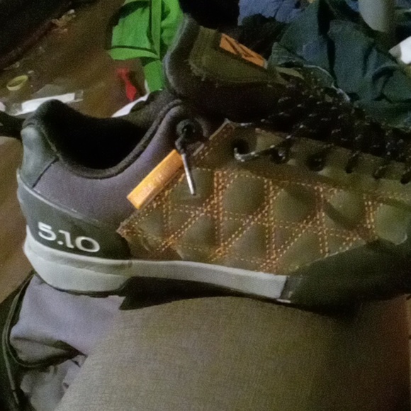 5 TEN STEALTH RUBBER - Picture 3 of 4